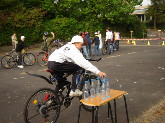 Fahrradwerkstatt Projekt Modul 6 Fahrradparcours Flaschentransport Sekundarstufe Verkehrserziehung Mobilitaetsbildung