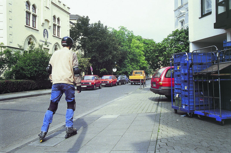 Inline Skaten Skater Und Andere Verkehrsteilnehmer Autofahrer Pkw Ausfahrt Sekundarstufe Verkehrserziehung Mobilitaetsbildung