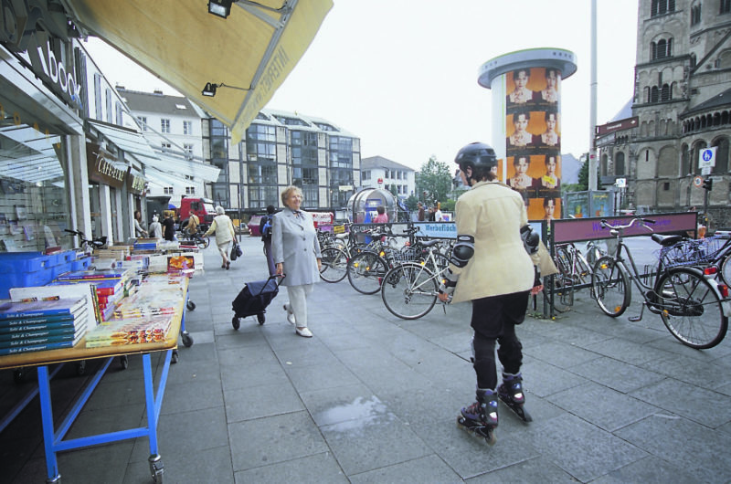 Inline Skaten Skater Und Andere Verkehrsteilnehmer Fussgaenger Gehweg Sekundarstufe Verkehrserziehung Mobilitaetsbildung