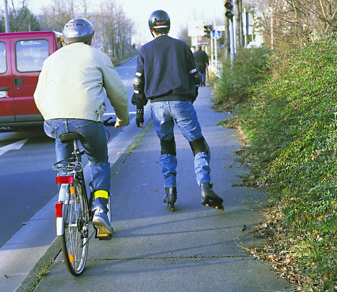 Inline Skaten Skater Und Andere Verkehrsteilnehmer Radfahrer Radler Sekundarstufe Verkehrserziehung Mobilitaetsbildung