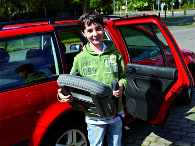 Kindersicherung im Auto und am Rad beachten