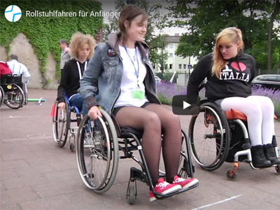 Rollstuhlparcours II – Rollstuhl fahren