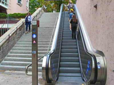 Mobil Teilhaben Rollstreppe Rechts Stehen 2