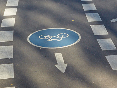 IV. Verkehrszeichen und -regeln kennen