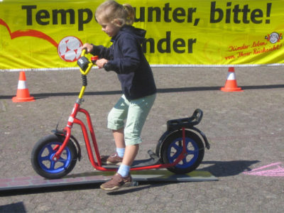 Roller Verkehrserziehung Kinder Balance Gleichgewicht Motorik Bewegung