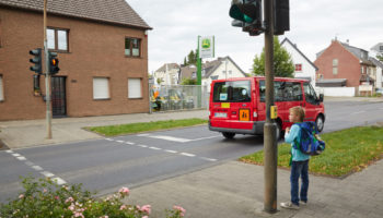 Schulweg Klasse 1 Schulwegwahl Verkehrserziehung Ampel