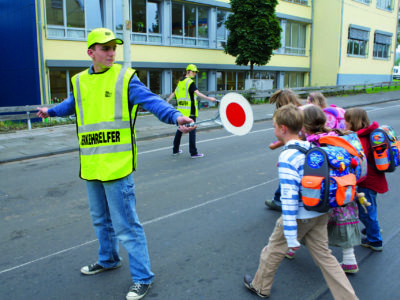 Schülerlotsen Ab Ue 1 3 Verkehrshelfer Ausbildung Übungseinheit 1 Aufgaben Sicherung Übergang Einsteigen