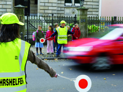 Schülerlotsen Ab Ue 5 2 Verkehrshelfer Ausbildung Übungseinheit 5 Sicherung Überweg Warten Lücke